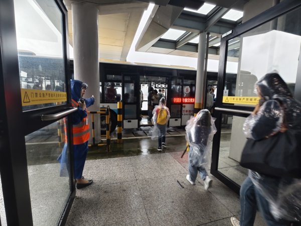 点点策略网 台风“竹节草”登陆，东航全力做好旅客服务保障